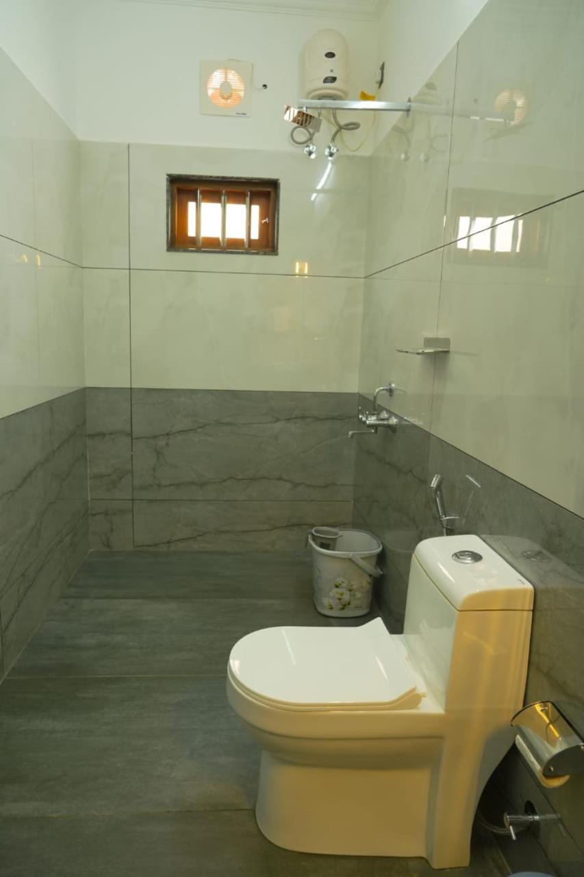 Homestay Coconut Palms Village *