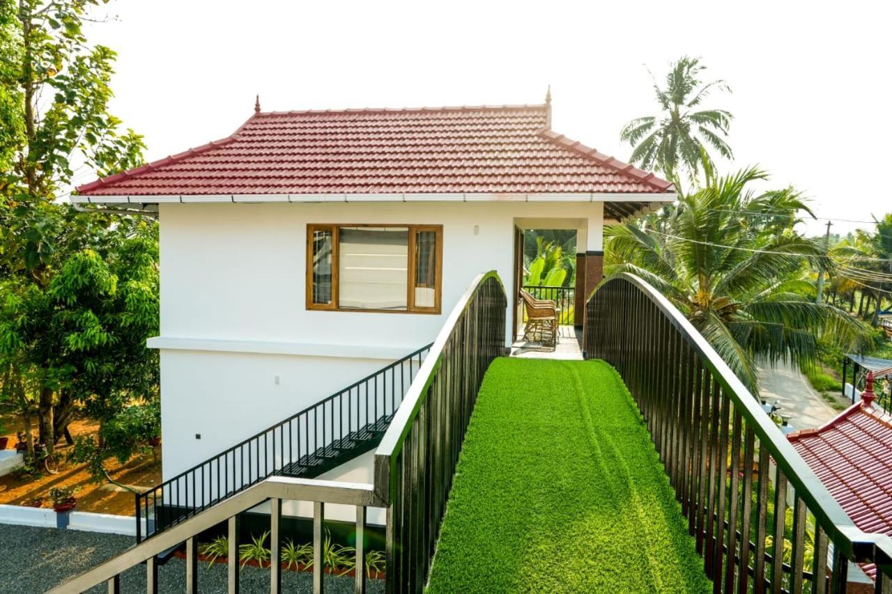 Homestay Coconut Palms Village *